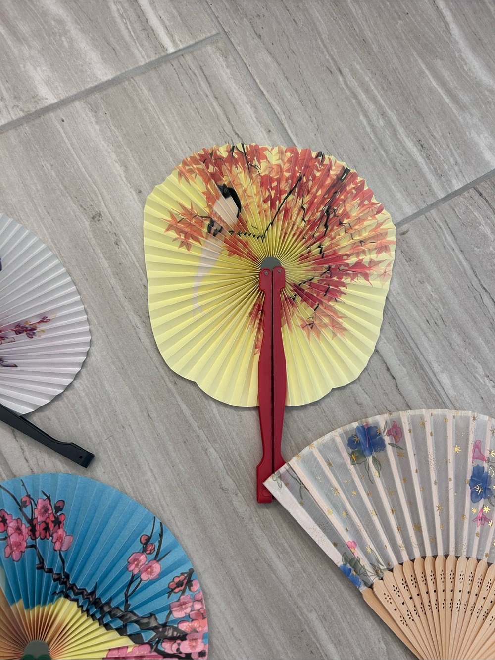 Assorted Floral Hand Fans bundle - Picture 3 of 4